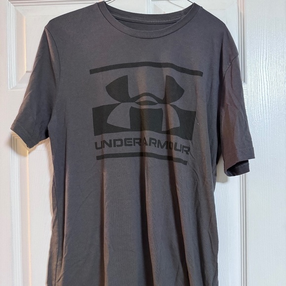 Under Armour Other - Under armor grey tee